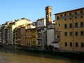 Huizen langs de Arno