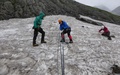 Redding uit een ingebeelde gletscherspleet