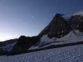 De maan met de Mont Blanc de Cheilon